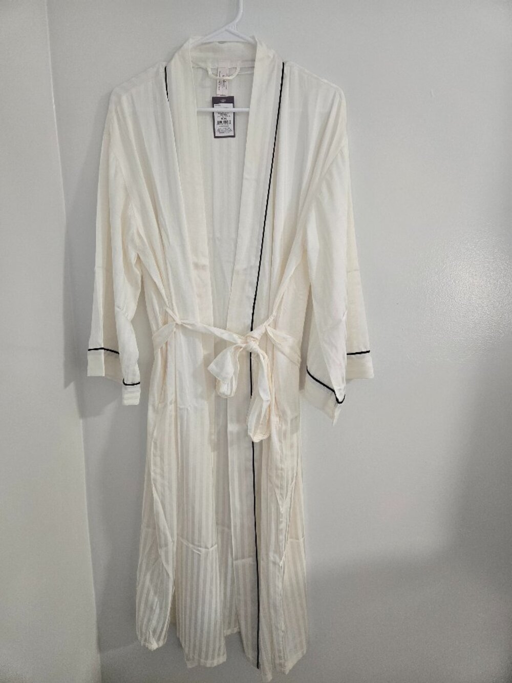 Auden White Satin Striped Pajama Robe Black Piping Trim XL Elegant loungewear